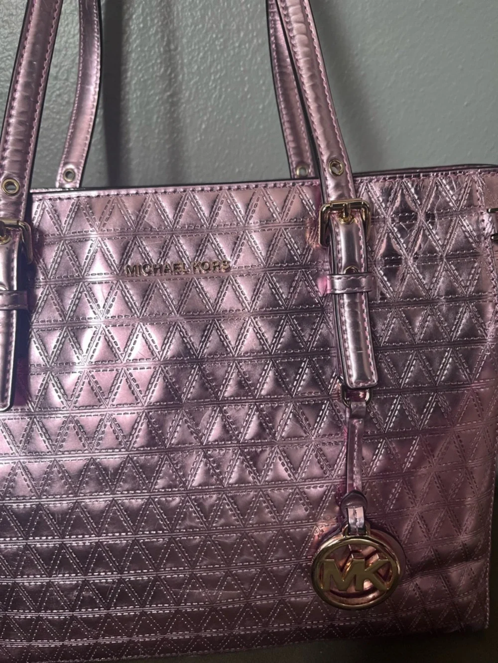 Michael Kors Metallic Rose Pink voyager Quilted Tote - Picture 3 of 15